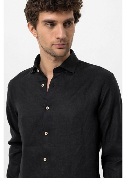 Siyah Yaka Düğme Detaylı %100 Keten Erkek Gömlek
