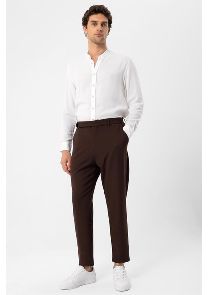 Beyaz Hakim Yaka Erkek Gömlek