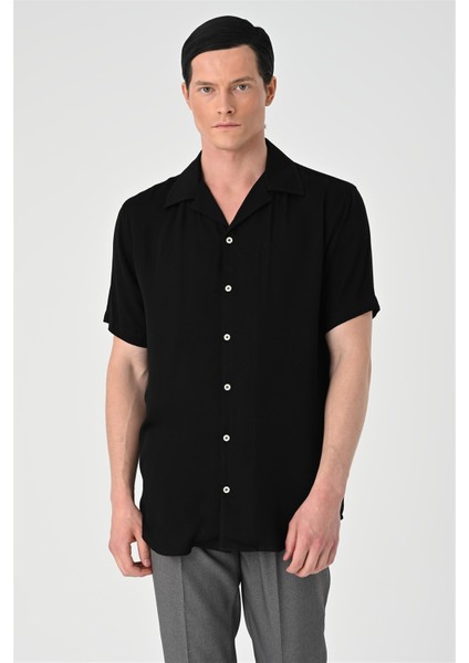 Siyah Apaş Yaka Oversize Kısa Kollu Erkek Gömlek fiyatları
