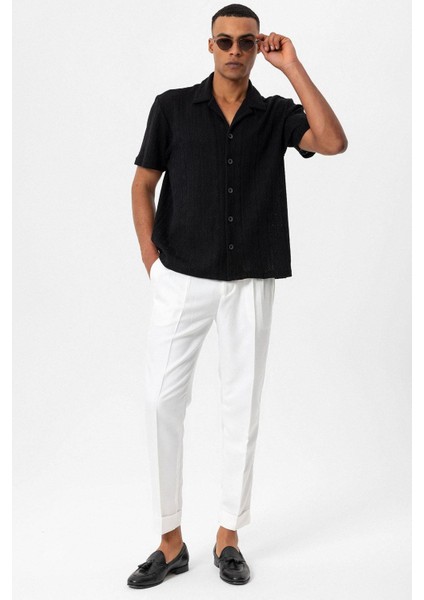 Siyah Apaş Yaka Örme Desenli Erkek Gömlek