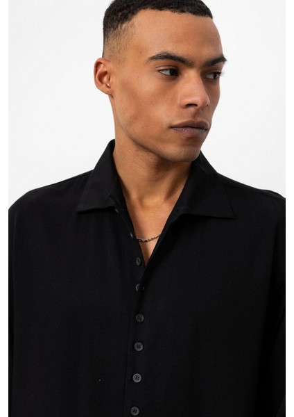 Siyah Regular Fit Apaş Yaka Erkek Gömlek indirimleri