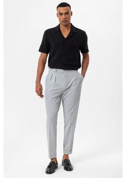 Siyah Apaş Yaka Örme Dokulu Erkek Gömlek