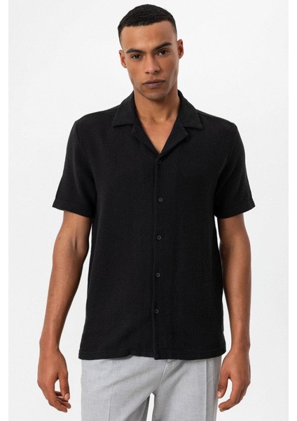 Siyah Apaş Yaka Örme Dokulu Erkek Gömlek modelleri