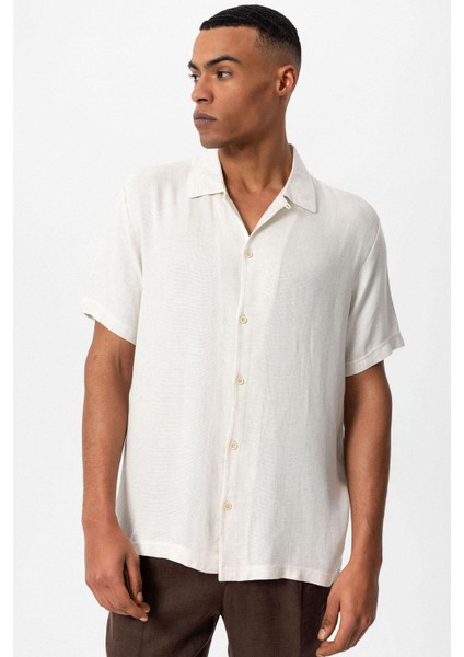 Ekru Apaş Yaka Örme Dokulu Erkek Gömlek fırsatları