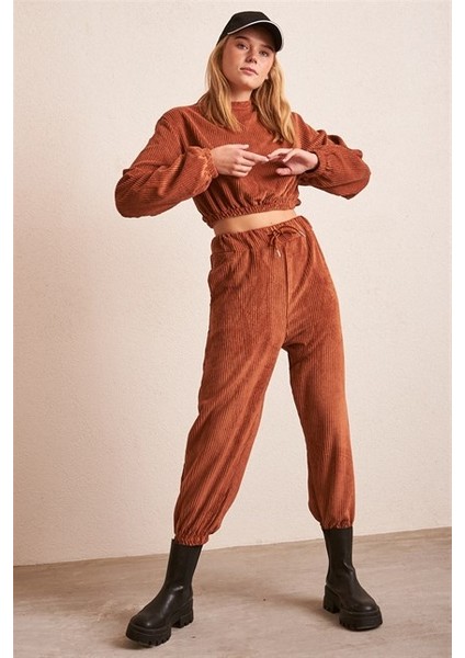 Kadın Takım Jogger Crop Bel Kol Paça Lastikli Bel Kordon Bağlama Cepli Kadife Kumaş/kahverengi modelleri
