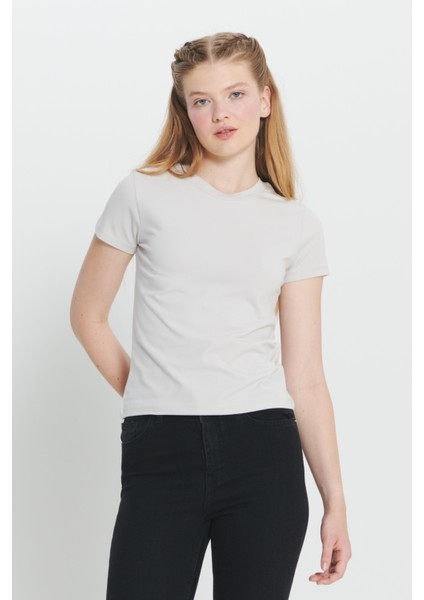 Slim Fit Dar Kesim Pamuklu Esnek Bisiklet Yaka Tişört