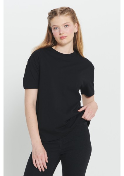 Pamuk Oversize Fit Bol Kesim Bisiklet Yaka Basic Tişört