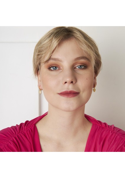 Sarkan Taşlı Kalp Küpeler fırsatları