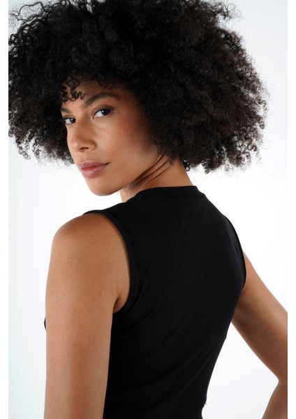 Bisiklet Yaka Kolsuz Fitilli Crop T-Shirt (B24-00219)