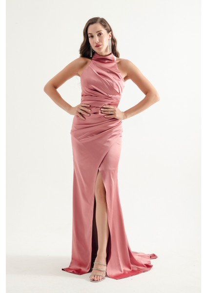 Kadın Somon Halter Yaka Yırtmaçlı Uzun Saten Abiye Elbise