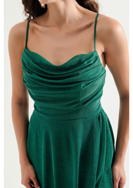 Kadın Zümrüt Yeşili Göğüs Drapeli Volanlı Simli Abiye fırsatları