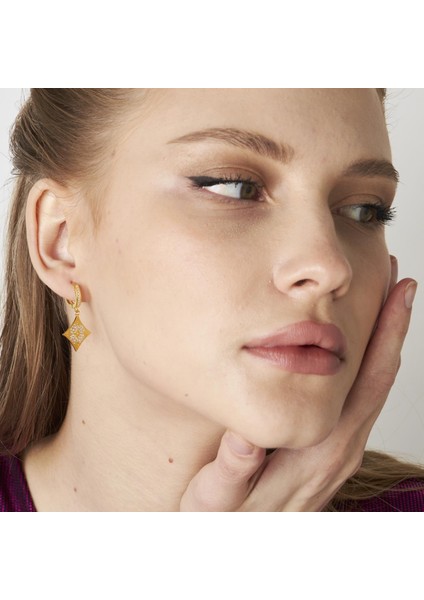 Kare Taşlı Küpeler indirimleri