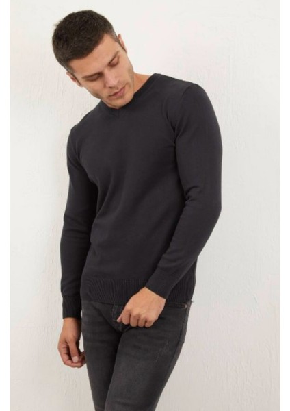 Erkek V Yaka Regular Fit Tüylenme Yapmayan Triko Kazak