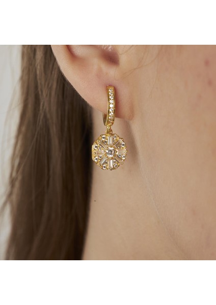 Baget Taşlı Çiçek Desenli Küpeler modelleri