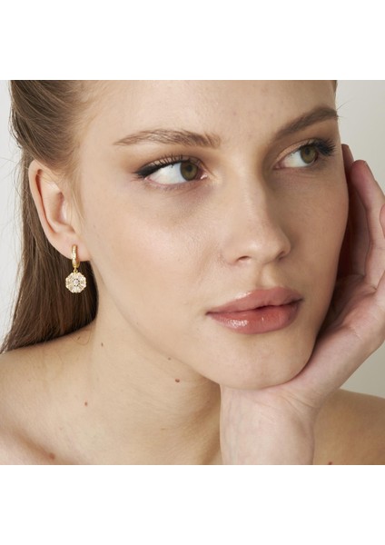 Baget Taşlı Çiçek Desenli Küpeler indirimleri