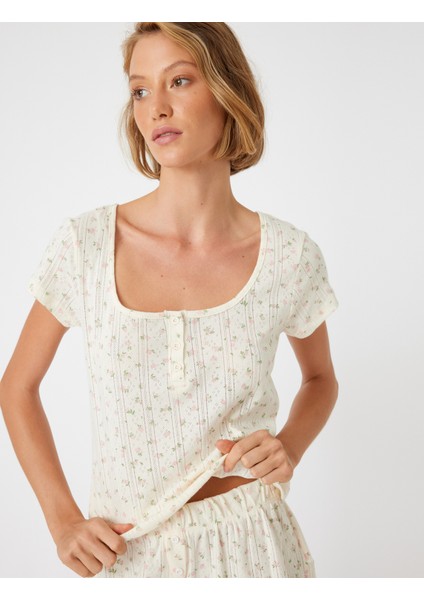 Çiçekli Pijama Üstü Kısa Kollu Düğmeli U Yaka Pamuklu