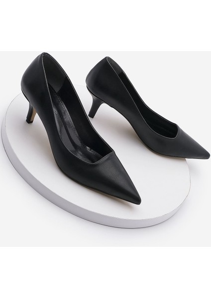 Kadın Stiletto Sivri Burun Ince Topuklu Ayakkabı Loresta