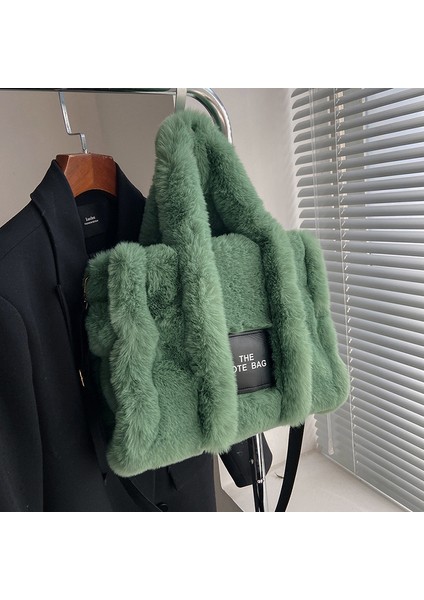Sonbahar ve Kış Modası Peluş Çanta Kadın Çantası 2024 Yeni Stil Moda Taşınabilir Tote Çanta Büyük Kapasiteli Peluş Omuz Çantası (Yurt Dışından)