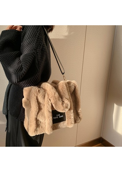 Sonbahar ve Kış Modası Peluş Çanta Kadın Çantası 2024 Yeni Stil Moda Taşınabilir Tote Çanta Büyük Kapasiteli Peluş Omuz Çantası (Yurt Dışından)