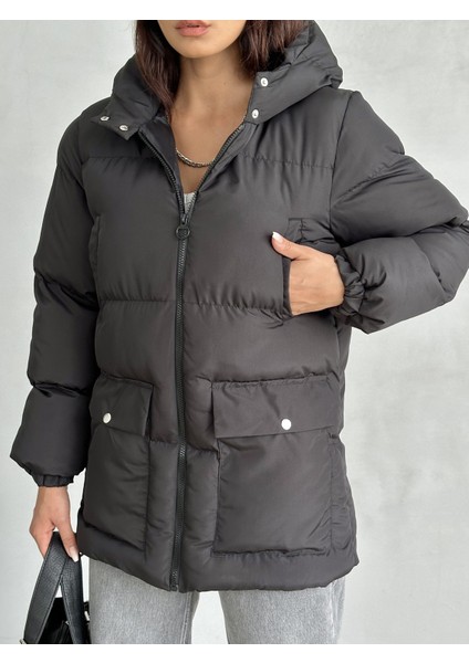 Puffer 4 Cep Detaylı Kapüşonlu Şişme Mont