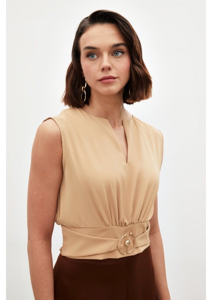 Toka Detaylı Kolsuz Bluz - Camel fırsatları
