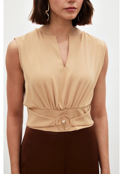 Toka Detaylı Kolsuz Bluz - Camel indirimleri