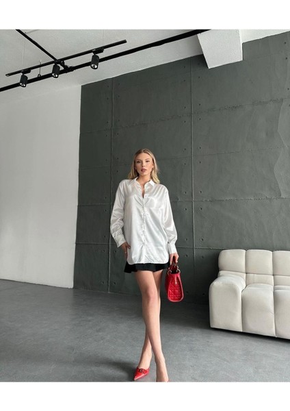 Kadın Oversize Düğmeli Parlak Saten Gömlek fiyatları