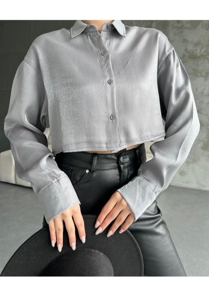 Kadın Parlak Simli Kısa Oversize Basic Parlak Saten Gömlek Yeni Sezon Crop Saten Gömlek