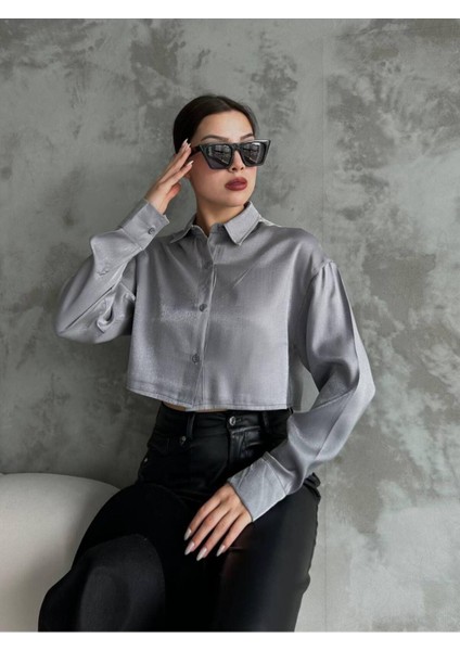 Kadın Parlak Simli Kısa Oversize Basic Parlak Saten Gömlek Yeni Sezon Crop Saten Gömlek