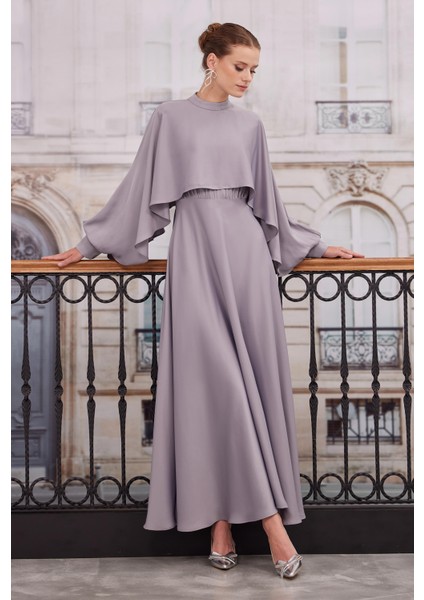 Pelerinli Elbise Sis