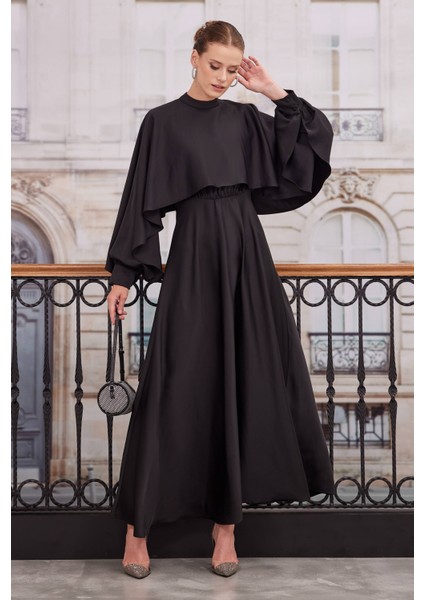Pelerinli Elbise Siyah