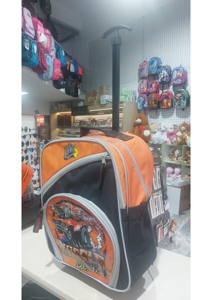 Hot Wheels Çekçekli Okul Çantası modelleri