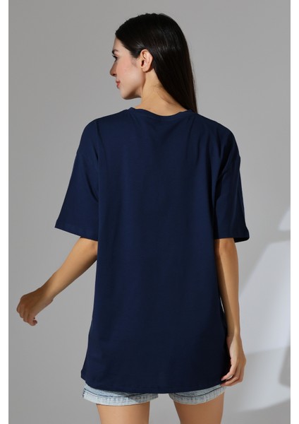 Oversize Bisiklet Yaka Pamuk Penye Kompakt Basic T-Shirt 21752 Lacivert fırsatları