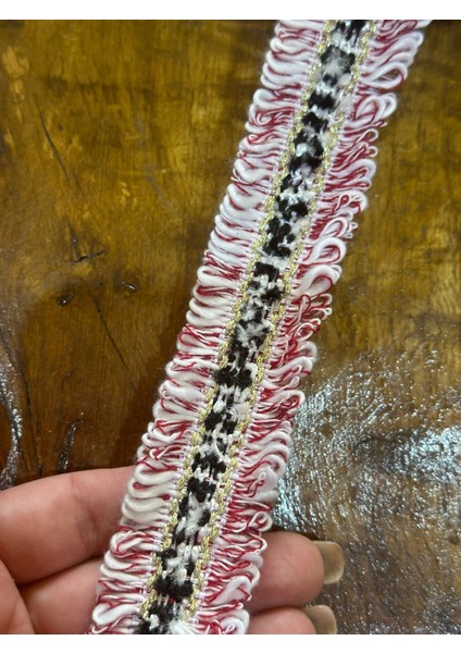 En 3 cm Çift Tarafı Püsküllü Triko Örme Şerit Dikiş Aksesuarı (1 Metre9