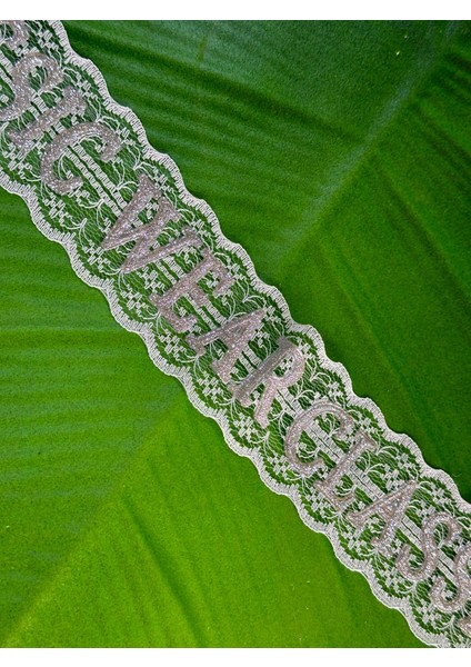 Classik Yazılı Tül Gümüş Renk Şerit Dikiş Aksesuarı En 4 cm (1 Metre)