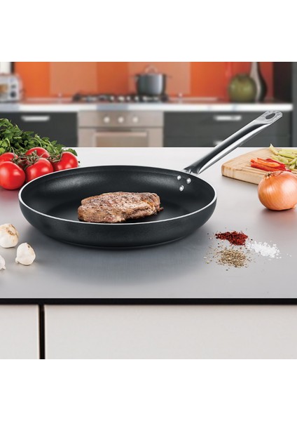 24 cm Bistro Maksi Tava, Horeca Non-Stick Kızartma Tavası 24 cm (Çelik Boru Kulp)