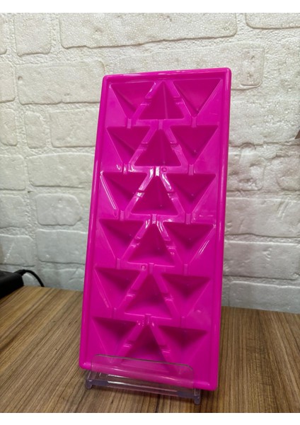 Plastik Üçgen Şeklinde Buz Dolabı Buzluk Kabı 18 Bölmeli 3 Adet modelleri