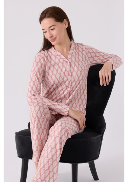 Kadın Retro Pembe Pijama Takım, Uzunkol Boydan Düğmeli ve Cepli Kadın Pijama Takım fırsatları
