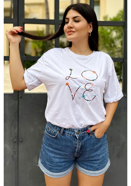 Beyaz Renk Love Baskı Nakış Desenli Oversize T-Shirt
