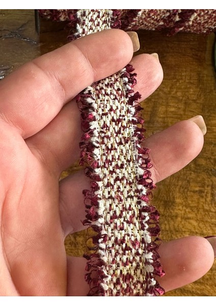 En 2 cm Triko Püsküllü Şerit Dikiş Giyim Aksesuarı (1 Metre) fiyatları