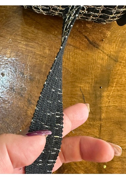 En3 cm Sarı Varaklı Desenli Şerit Dikiş Giyim Aksesuarı 1 Metre fiyatları