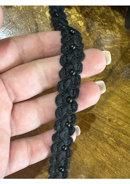 En 1 cm Siyah Boncuklu Triko Şerit Dikiş Giyim Aksesuarı 1 Metre