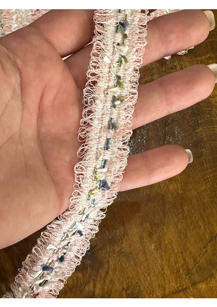 En 2 cm Triko Püsküllü Şerit Dikiş Giyim Aksesuarı (1 Metre ) fiyatları