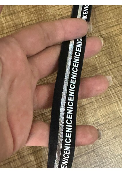 Lastikli Varaklı Nice Yzılı Şerit Ikiş Giyim Lastik Aksesuar En 2 cm (1 Metre )
