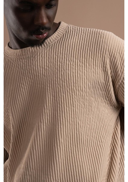 Oversize (Bol Kesim) Kalın Fitilli Bisiklet Yaka Kısa Kol T-Shirt fırsatları