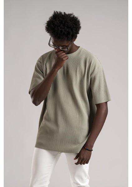 Oversize (Bol Kesim) Kalın Fitilli Bisiklet Yaka Kısa Kol T-Shirt