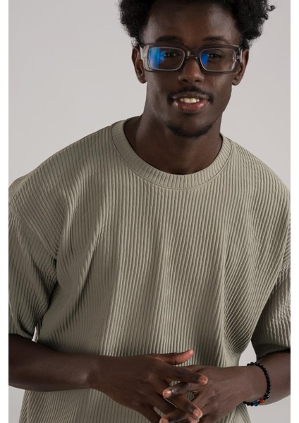 Oversize (Bol Kesim) Kalın Fitilli Bisiklet Yaka Kısa Kol T-Shirt fırsatları