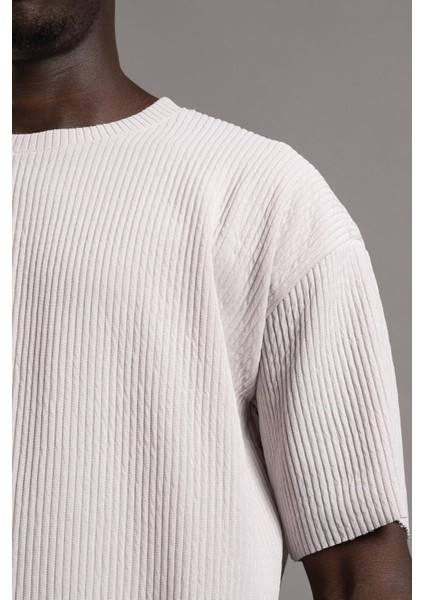 Oversize (Bol Kesim) Kalın Fitilli Bisiklet Yaka Kısa Kol T-Shirt indirimleri