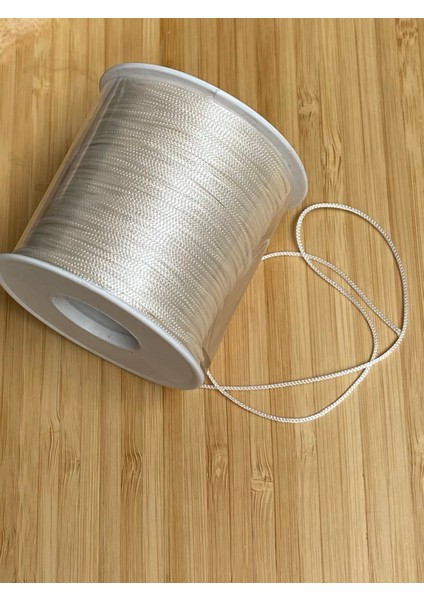 08 mm Açık Bej Rengi Paraşüt Ipi 100 Metre.