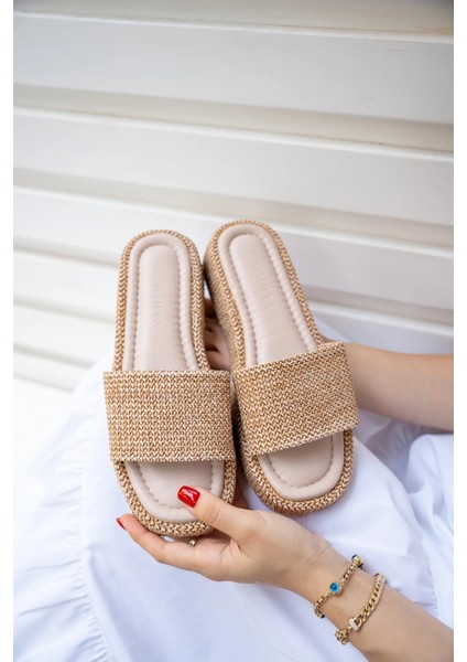 Oslo Bej Düz 4cm Özel Kalın Tabanlı Kadın Terlik